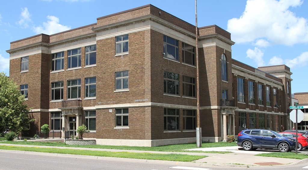 Cloquet Carlton Lofts High School appartments